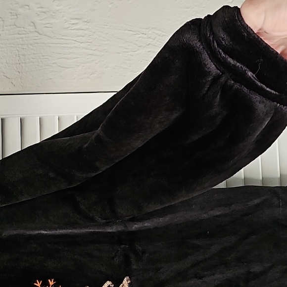 Christmas Velour top - Picture 3 of 7